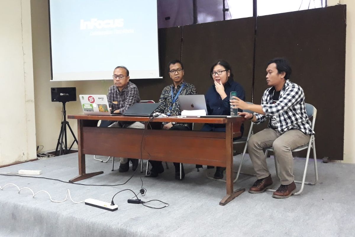 Konferensi pers LBH Jakarta, Greenpeace, Walhi DKI Jakarta, dan Rujak Center Urban Studies di kantor LBH Jakarta, Menteng, Jakarta, Senin (6/1/2020) terkait banjir yang melanda Ibu Kota dan sekitarnya pada awal tahun ini.