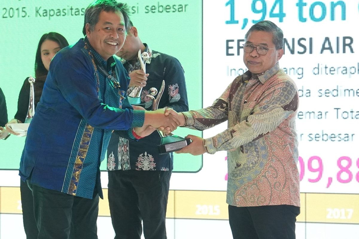 PTBA menerima 2 Proper Emas tahun 2023 dari pemerintah