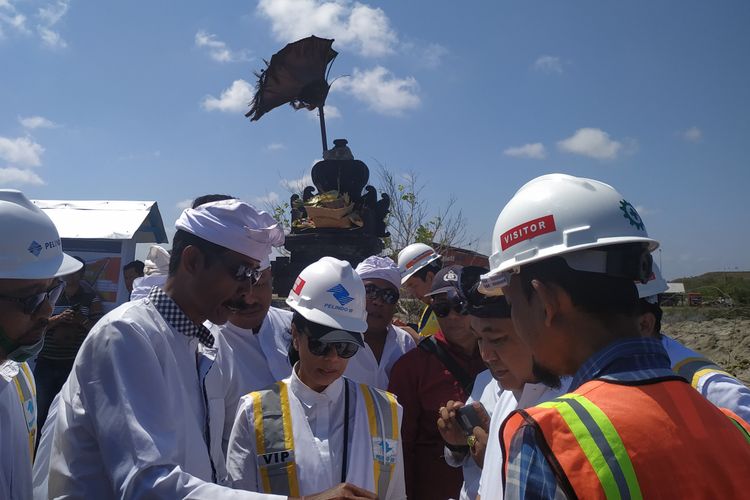Mentri BUMN Rini Soemarno meninjau proyek penataan Pelabuhan Benoa pada Selasa (10/9/2019).