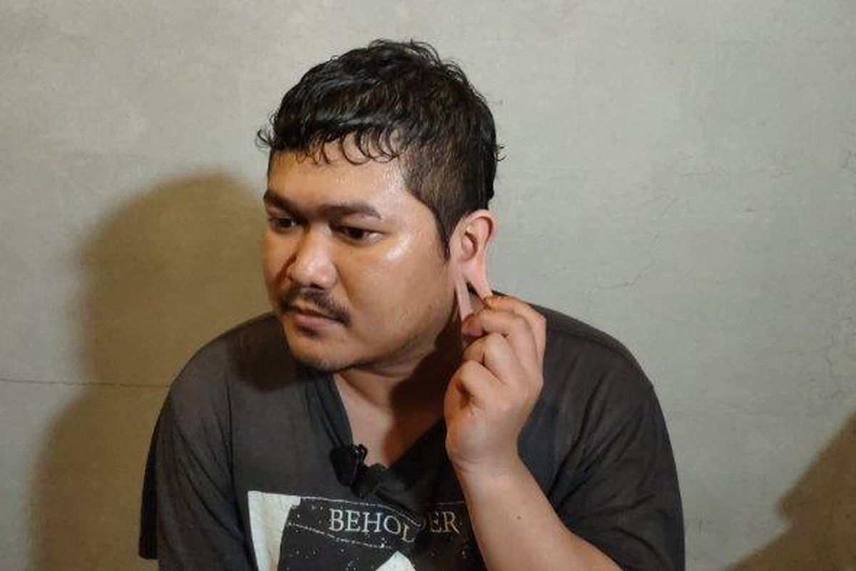 Hegi Rian Prayoga atau biasa dipanggil Egi saat mengklarifikasi foto yang beredar di media sosial sebagian memang dirinya namun tidak terlibat dalam kasus Vina Cirebon. 
