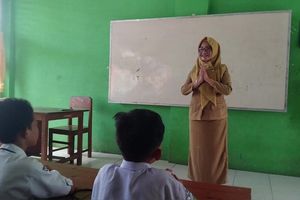 Kisah Hasrianti, Guru BK di Baubau Tetap Mengajar Enam Tahun Tanpa Gaji
