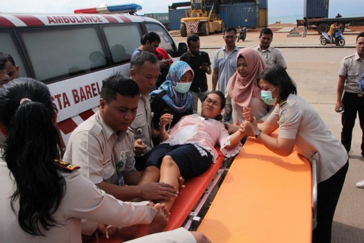 Ella Sari (25) merupakan satu dari dua korban yang saat ini dalam kondisi hamil muda, yakni 2 bulan. Ella sebelumnya sempat mendapatkan perawatan dari tim medis KKP, tetapi belakangan kondisi Ella terus menurun hingga akhirnya dilarikan ke Rumas Sakit (Rumkit) Bhayangkara Polda Kepri untuk mendapatkan perawatan medis.