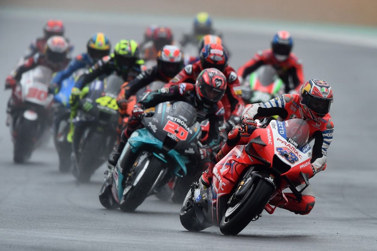 Jack Miller saat berlaga di MotoGP Le Mans. (Photo by JEAN-FRANCOIS MONIER / AFP)