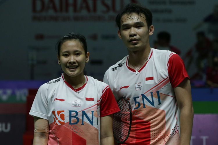 Rinov Rivaldy/Pitha Haningtyas Mentari, wakil Indonesia pada Kejuaraan Dunia 2022 sektor ganda campuran.