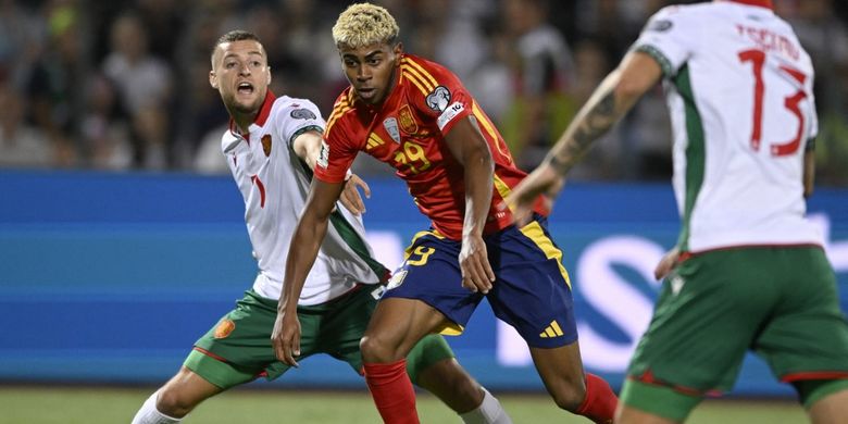 Penyerang Spanyol Lamine Yamal beraksi pada laga kualifikasi Piala Dunia 2026 antara Bulgaria dan Spanyol, di stadion Vassil Levski di Sofia pada 4 September 2025.