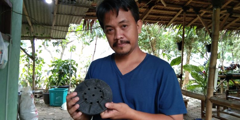 Mengubah Sampah Plastik Non Ekonomis Jadi Paving Blok Halaman All Kompas Com