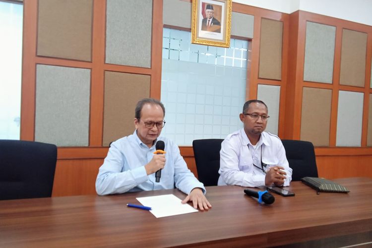 Deputi Bidang Usaha Mikro Kementerian Koperasi dan UKM Yulius saat jumpa pers di Jakarta, Senin (8/1/2024). 