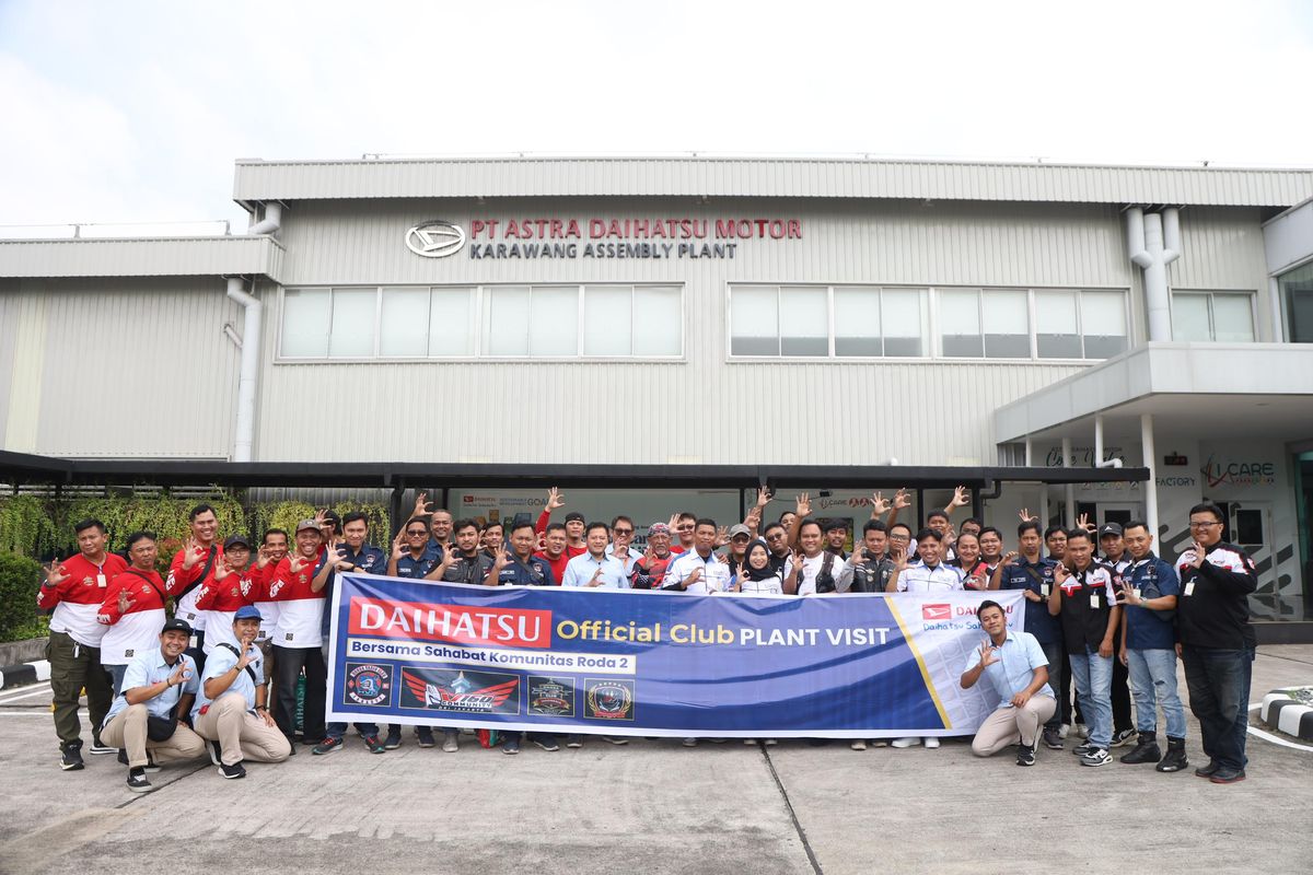 Perdana, Komunitas Sepeda Motor Kunjungi Pabrik Mobil Daihatsu di Karawang