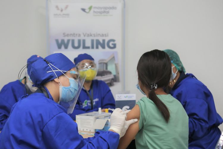 Wuling berkolaborasi dengan Mayapada Hospital dalam rangka mendukung percepatan vaksinasi
