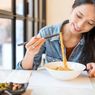 Dianggap Bahaya, Bolehkah Kita Mengonsumsi Mie dengan Nasi?