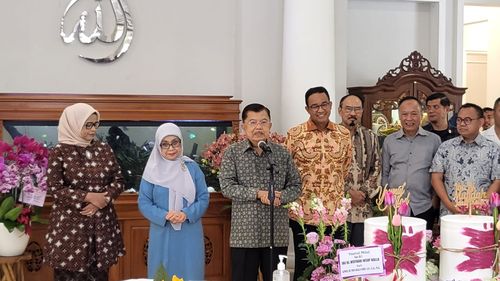 Masa Tenang, Anies dan Istrinya Ikut Rayakan Ulang Tahun Ke-81 Istri Jusuf Kalla