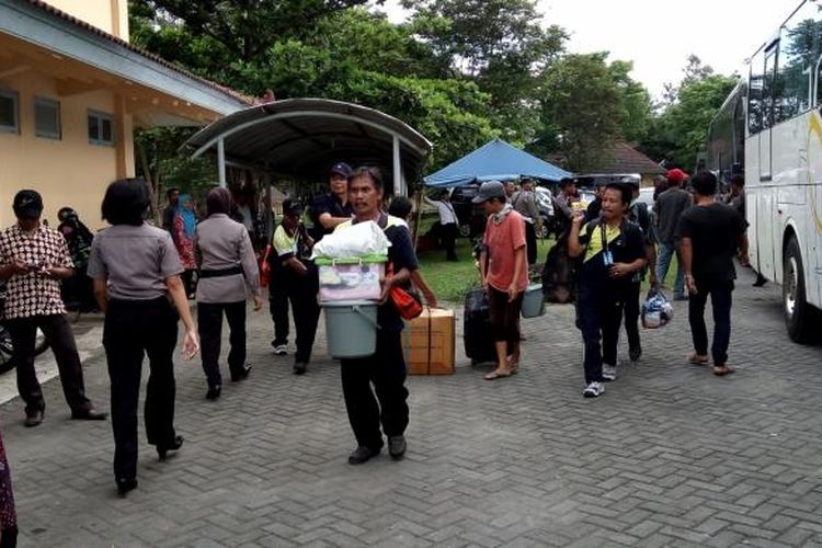 Ratusan Anggota Gafatar Asal Yogyakarta Tiba di Pusat Karantina