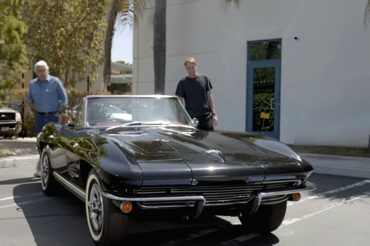 Chevrolet Corvette Stingray milik Tony Hawk yang sudah dikonversi menjadi mobil listrik