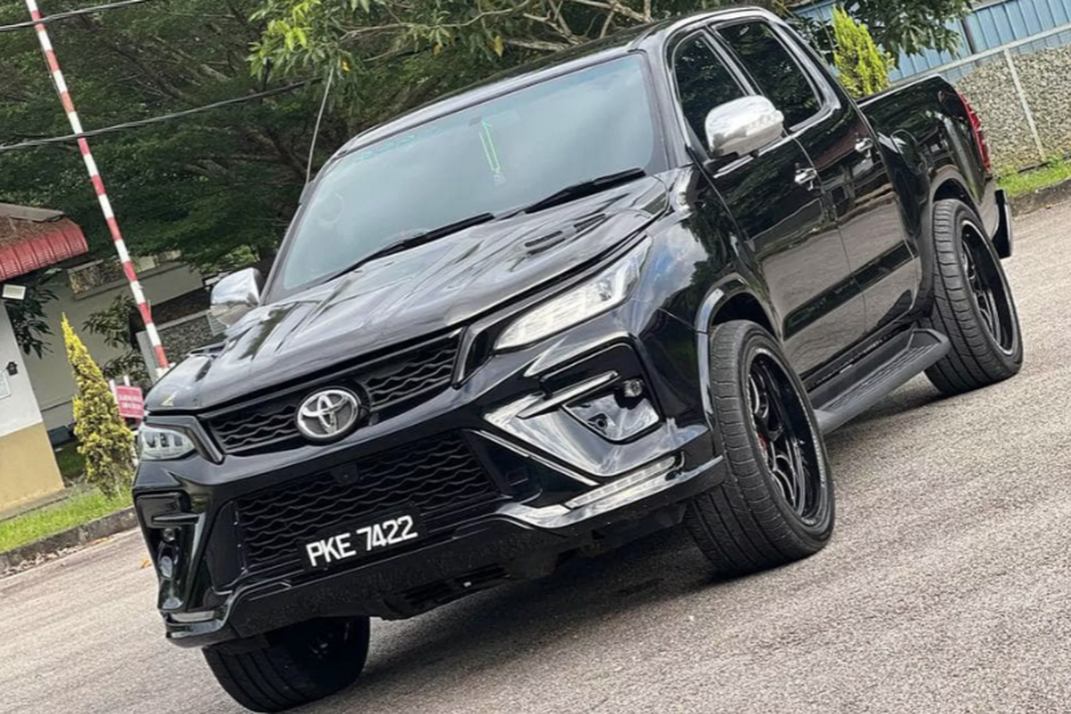 Modifikasi Toyota Hilux berwajah Fortuner