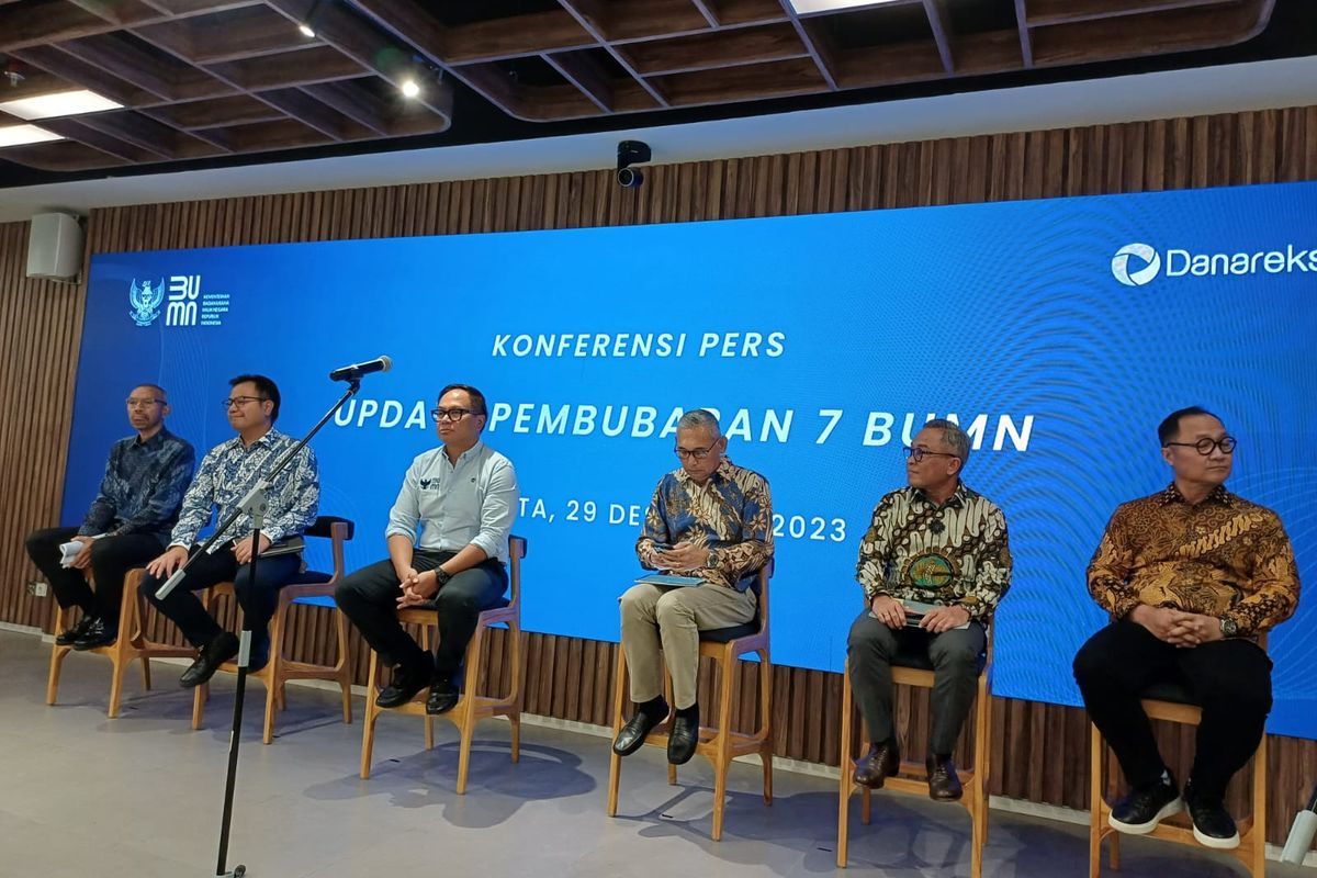 Badan Usaha Milik Negara (BUMN) resmi membubarkan 7 perusahaan dalam Konferensi Pers di Menara Danareksa, Jakarta, Jumat (29/12/2023).