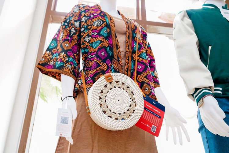 Berkat Program Ekspor Shopee, Joko berhasil menembus pasar tujuh negara dunia, mulai dari Asia Tenggara hingga Amerika Latin.