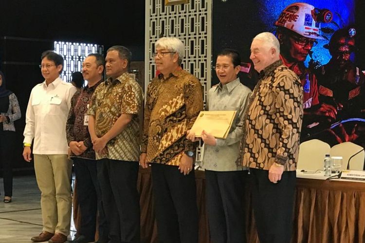 Konferensi pers soal divestasi PT Freeport Indonesia oleh Inalum di Jakarta, Jumat (21/12/2018).