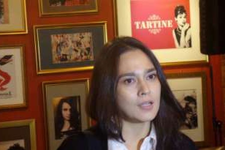 Sha Ine Febriyanti diabadikan ketika menghadiri sebuah acara forum diskusi, di FX Senayan, Jakarta Pusat, Senin (14/11/2016).