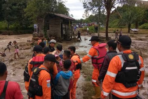 Fakta Banjir di Tapanuli Tengah, 7 Orang Meninggal, 700 Keluarga Mengungsi
