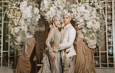 Glamor! Kebaya Akad Nikah Alyssa Daguise Dirancang Khusus oleh Tex ...