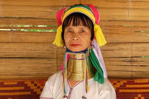 Kebiasaan Memanjangkan Leher Suku Karen di Thailand Bukan Murni karena Tradisi
