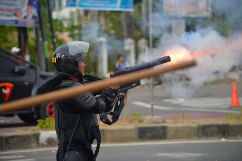 Gas Air Mata Terbuat dari Apa?