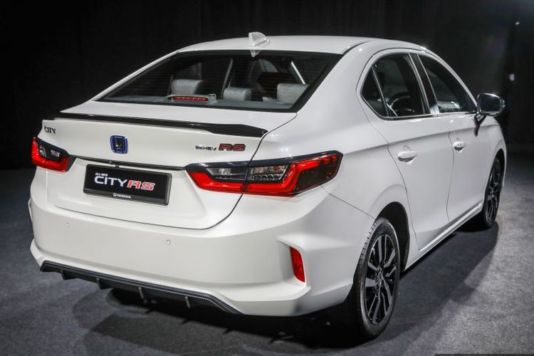 Tampilang belakang Honda City terbaru yang meluncur di Malaysia.