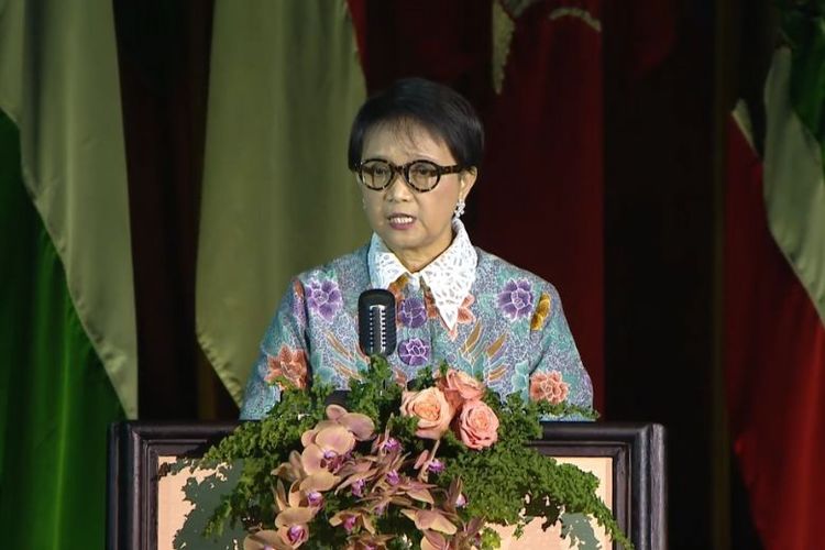 Menteri Luar Negeri (Menlu) Retno Marsudi dalam Pernyataan Pers Menteri Luar Negeri (PPTM) 2024 di Museum Konperensi Asia Afrika (KAA), Bandung (8/1/2024). 

