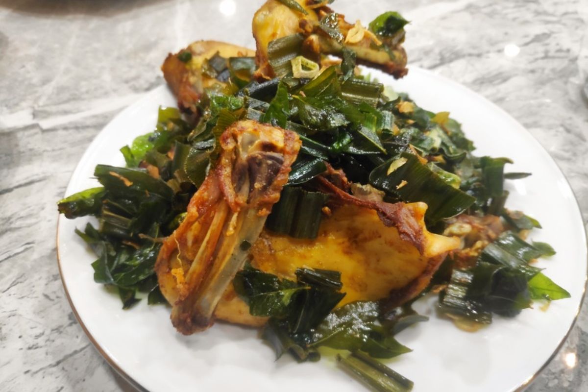 Ayam tangkap di Kanabu Resto. 
