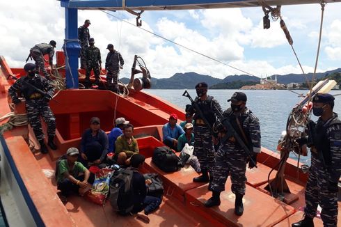 KRI Bung Tomo-357 Amankan Kapal Ikan Vietnam di Laut Natuna Utara