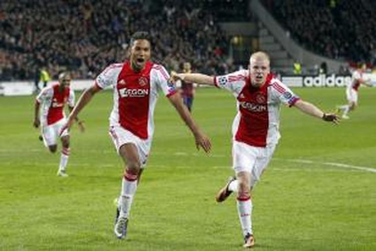 Pemain Ajax Amsterdam, Danny Hoesen saat melakukan selebrasi seusai mencetak gol ke gawang Barcelona pada matchday kelima Grup H Liga Champions di Amsterdam Arena, Selasa atau Rabu (27/11/2013) dini hari WIB. Ajax menang 2-1 pada laga tersebut.