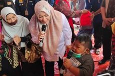 Ajak Anak-anak Korban Banjir Bernyanyi, Bupati Bima: Semoga Mereka Bisa Melupakan Kesedihan