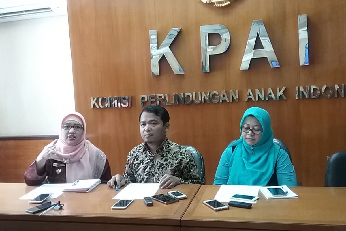 Komisi Perlindungan Anak Indonesia (KPAI) meminta manajemen Twitter untuk melakukan inovasi dan perbaikan sistem yang sesuai dengan norma perlindungan anak, seperti membekukan akun bermuatan anak, seksual, dan prostitusi tanpa menunggi laporan, Kantor KPAI, Jakarta, Jumat (22/9/2017).