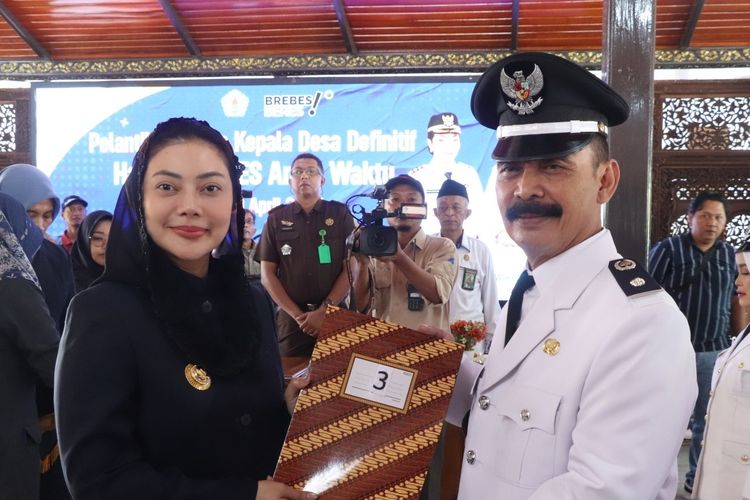 Purnatugas Guru ASN, Idi Fitriyadi Lanjutkan Pengabdian Jadi Kepala Desa Sisalam Brebes