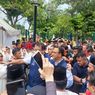 Berpanas-panasan demi Menjabat Tangan Anies Baswedan...