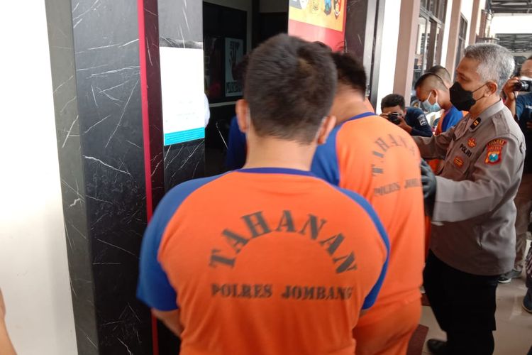 Para simpatisan MSA, anak kiai Jombang tersangka pencabulan ditahan di Mapolres Jombang, Jawa Timur.