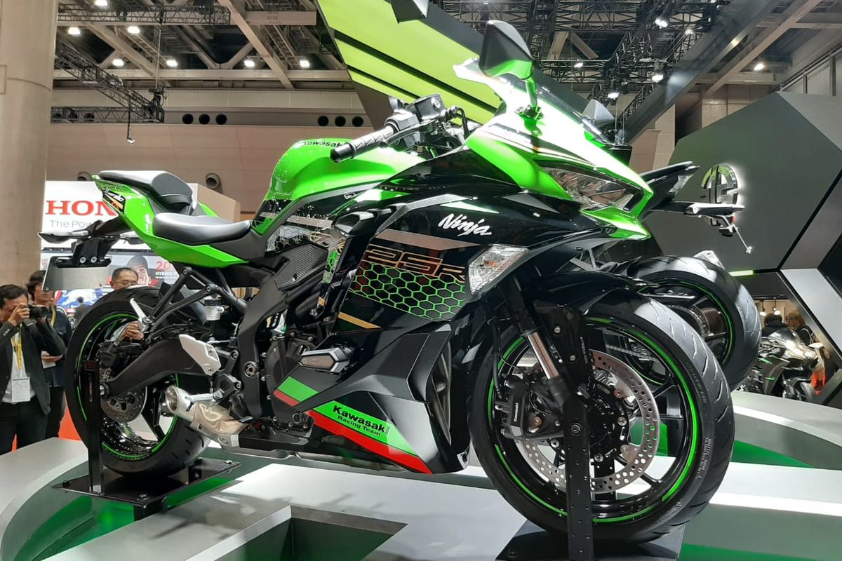 Kawasaki Ninja ZX-25R, motor sport 250 cc dengan empat silinder, diperkenalkan di Tokyo Motor Show 2019
