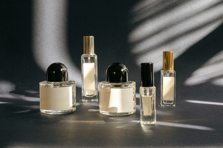 Aroma parfum untuk aktivitas outdoor sebaiknya yang lebih segar, misalnya aroma floral atau citrus. 