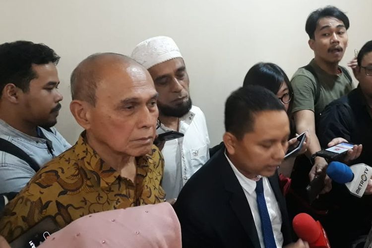 Mantan Kepala Staf Komando Cadangan Strategis Angkatan Darat (Kostrad) Mayor Jenderal (Purn) Kivlan Zen, memenuhi panggilan penyidik Bareskrim Mabes Polri, Senin (13/5/2019).