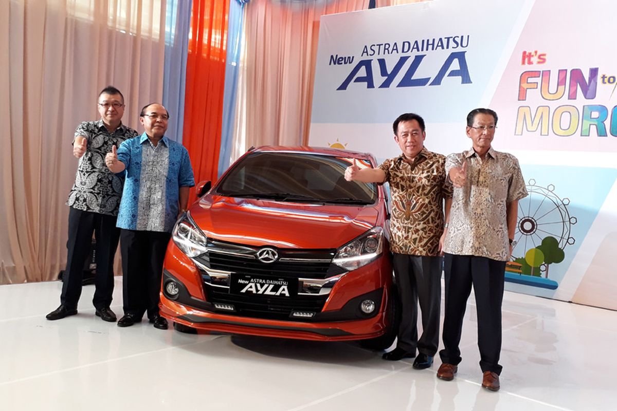 Daihatsu meluncurkan Ayla generasi baru di Sunter, Jakarta Utara, Jumat (7/4/2017), dengan tampang lebih muda dan pilihan mesin 1.2 L.
