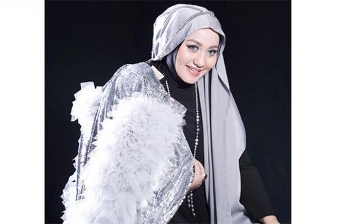 Perancang Busana Muslim Indonesia Bersinar di Pekan Mode New York 