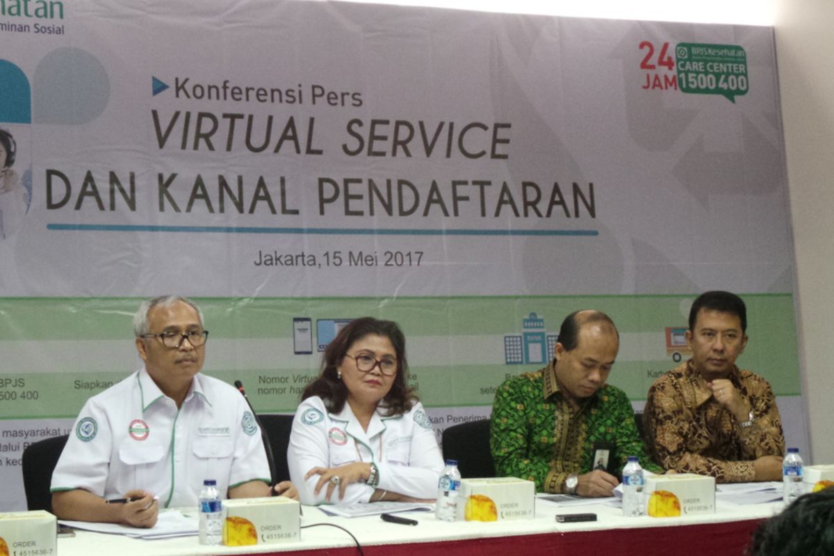 (kiri ke kanan) Heriyanto Kepala Grup Kepesertaan dan UPMP4 BPJS Kesehatan, Andayani Budi Lestari Direktur Kepesertaan dan Pemasaran BPJS Kesehatan, Andang Ashari Direktur BPM dan Global Service Infomedia, dan Donny Sulistian, GM Operation Enterprise Infomedia saat menggelar konferensi pers di kawasan CityWalk Sudirman, Jakarta Pusat, Senin (15/5/2017).