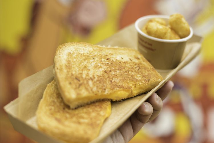 Grilled Three-Cheese Sandwich khas Disney.