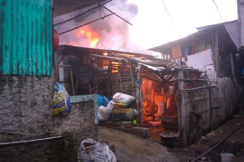 Kebakaran yang Lahap 150 Rumah di Cengkareng Diduga karena Korsleting Listrik