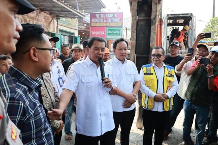 Bupati Maesyal Mulai Perbaikan Jalan Rusak di Tangerang Utara, Ditargetkan Rampung Akhir 2026