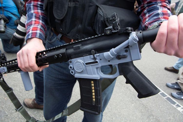 Senjata hantu' atau ghost gun adalah senjata yang dirakit sendiri dari berbagai bagian yang tidak memiliki nomor seri.(Reuters: Ford Fischer/News2Share)