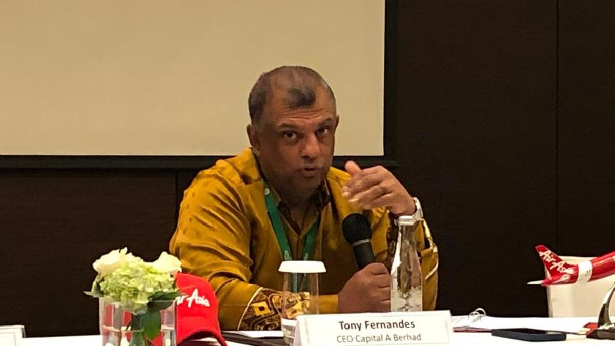 Tony Fernandes Speaks Out on AirAsia's Financial Condition