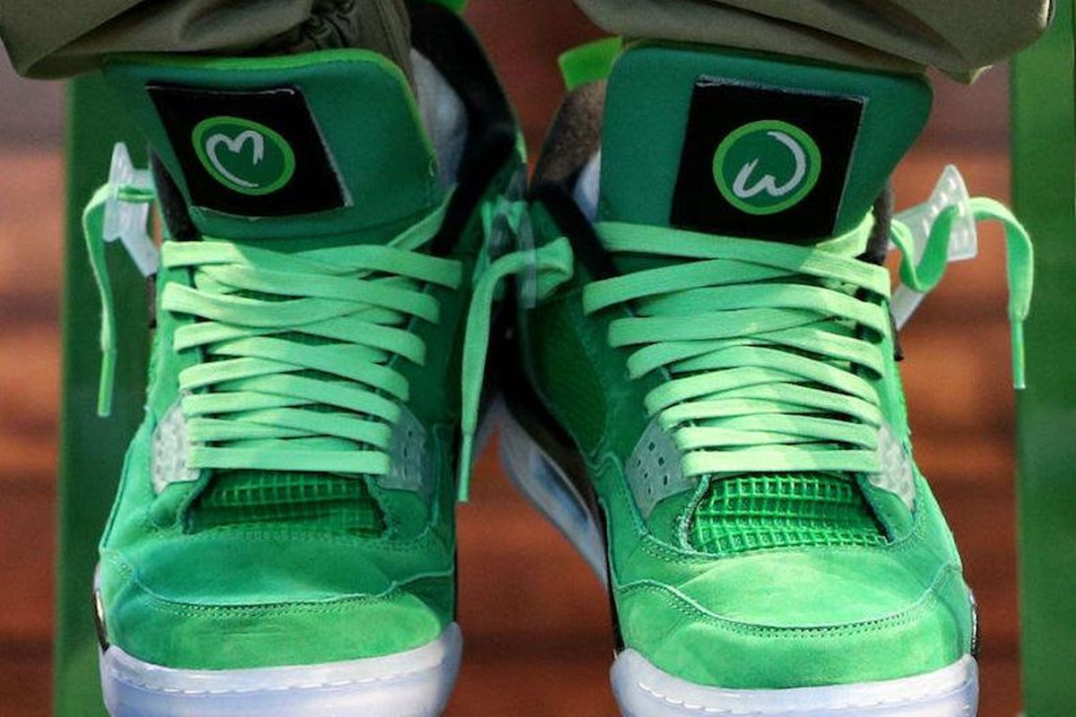 Air Jordan 4  Wahlburgers