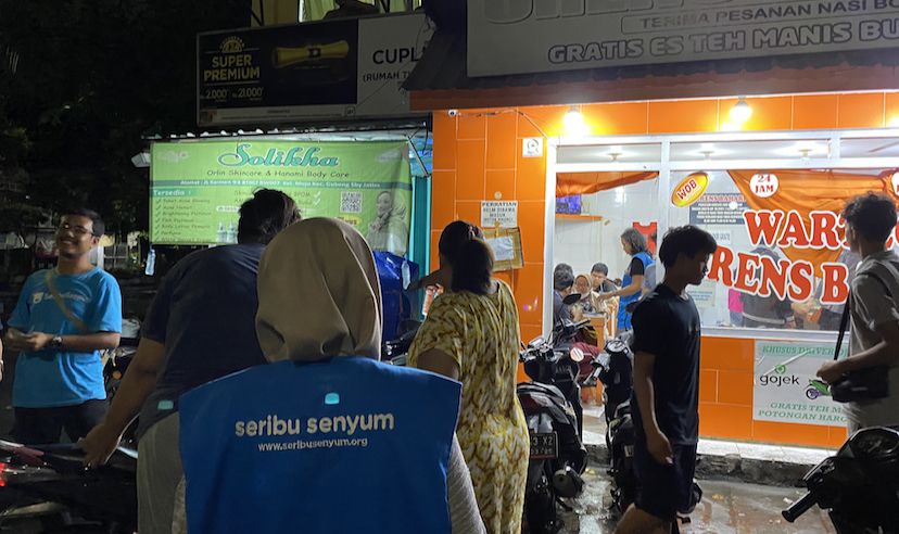 Program Teman Sedekah Subuh, Ajak Sahur Gratis Warga Surabaya