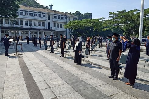 21 Pejabat Pemkot Bandung Dilantik Pakai Masker dan Dijemur Matahari